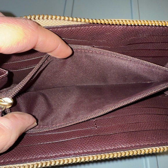 Coach Wallet EUC - Picture 6 of 11